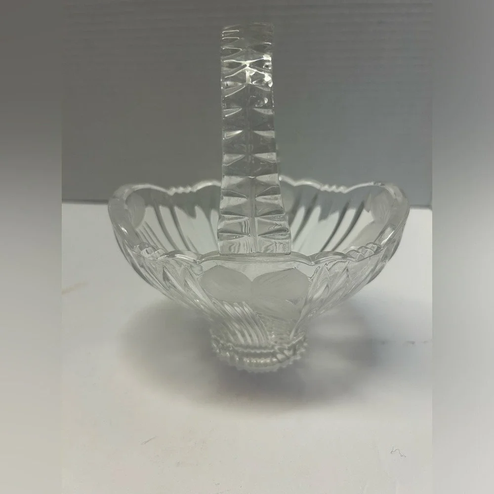 Vintage Crystal Basket‎ with Handle Clear Glass Candy Dish Vanity Decor